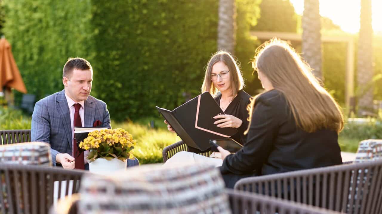 Виза H-1B: Полный гид по возможностям и вызовам