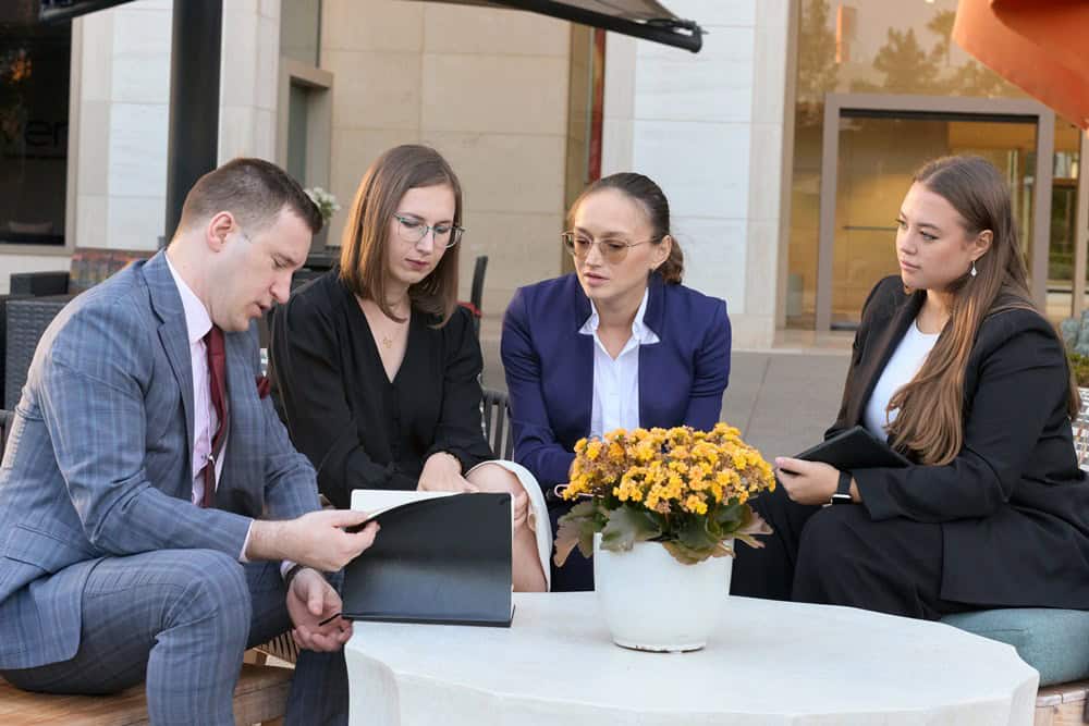 Оборонительное убежище: Поиск защиты в процессе депортации