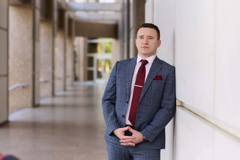 Чи можна подати заявку на EB-2 або EB-3, перебуваючи на візі F-1 або OPT? Повний посібник для іноземних студентів у 2025 році