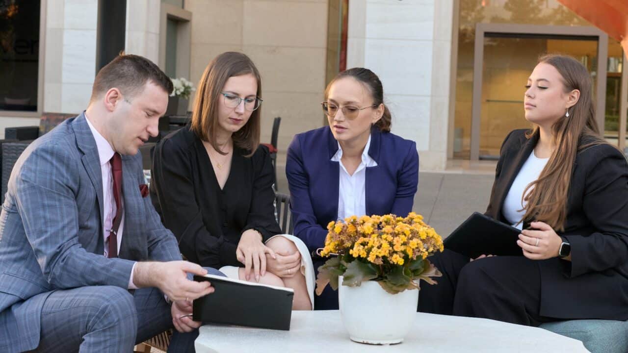 EB-3 для медичних працівників: Навігація попиту у 2025 році