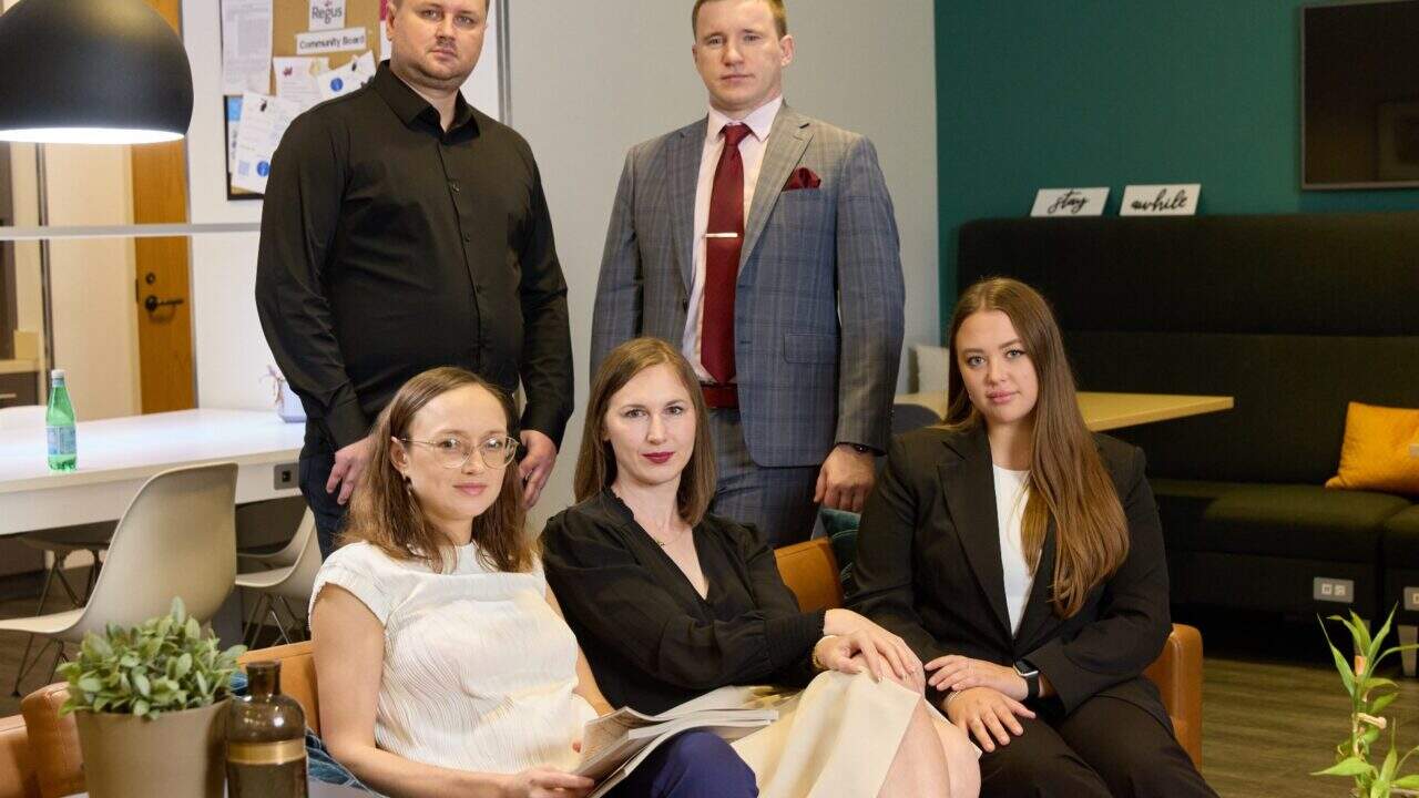 Как обладатели визы EB-2 могут справиться с регрессом семейных виз