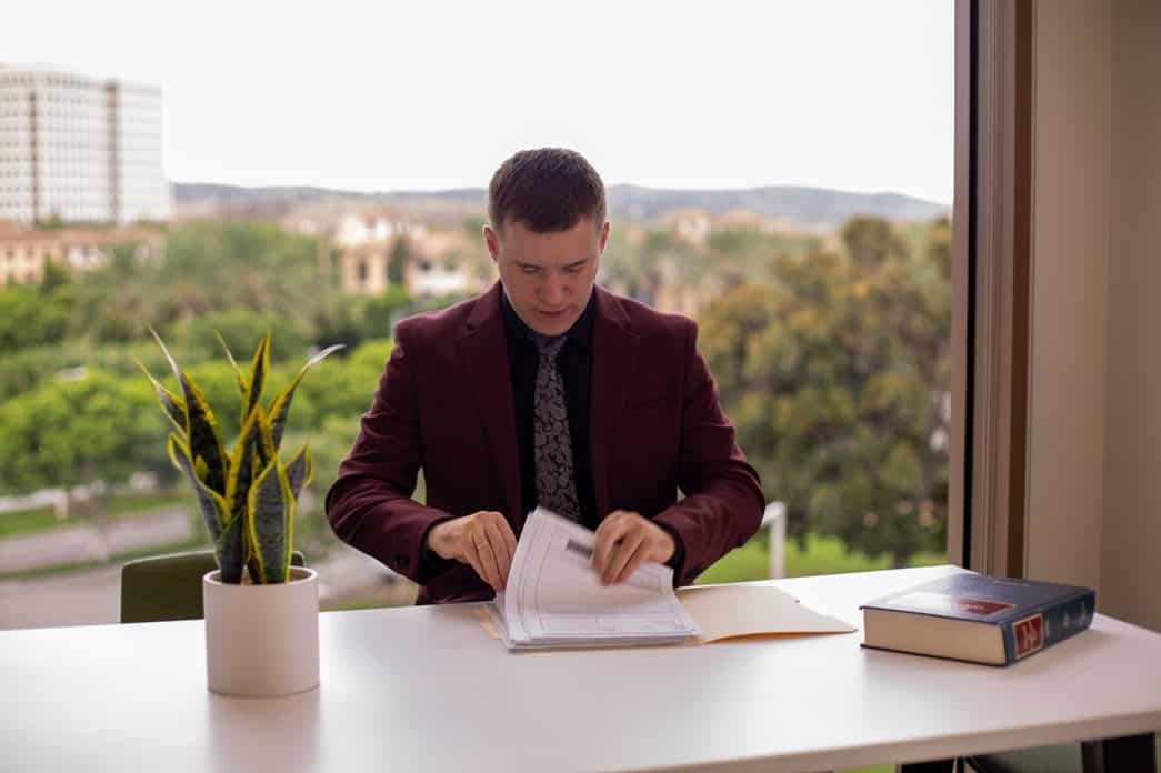 Оновлення USCIS 2025: Як успішно подати петицію EB-2 NIW (стратегії, приклади та преміум-обробка)