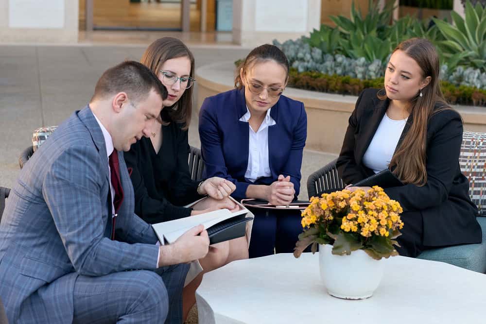 EB-2 NIW for professionals in the field of semiconductors and advanced manufacturing technologies