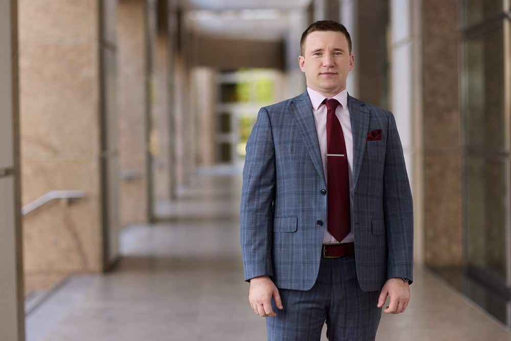 EB-2 NIW у 2025 році: 19,5 місяців очікування і 65 000 справ у черзі — що це означає на практиці