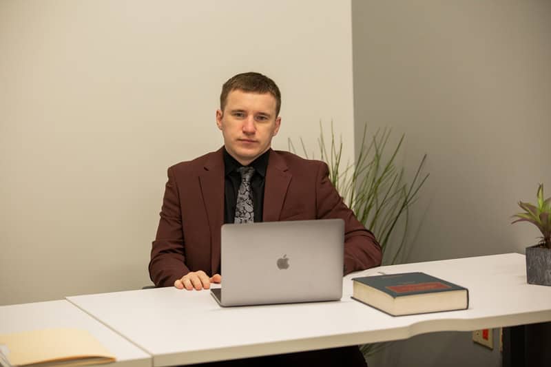 Податки, кредитна історія та банківські рахунки: як фінансова поведінка в США впливає на імміграційні справи (EB-2 NIW, E-2, натуралізація)