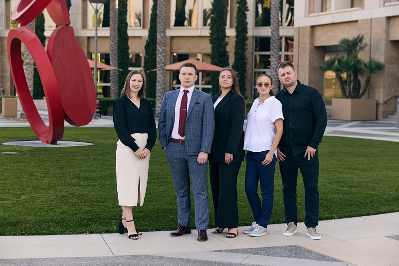 AC21 / I-485 Додаток J: Як довести «однаковість або схожість» (2026)