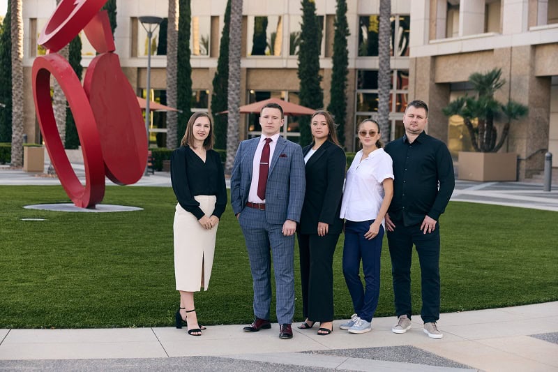 Який чарт USCIS дозволив для I-485 у лютому 2026 (і чому блогери плутають Final Action та Dates for Filing)